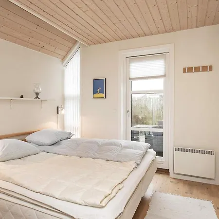 4 Star In Brenderup Fyn